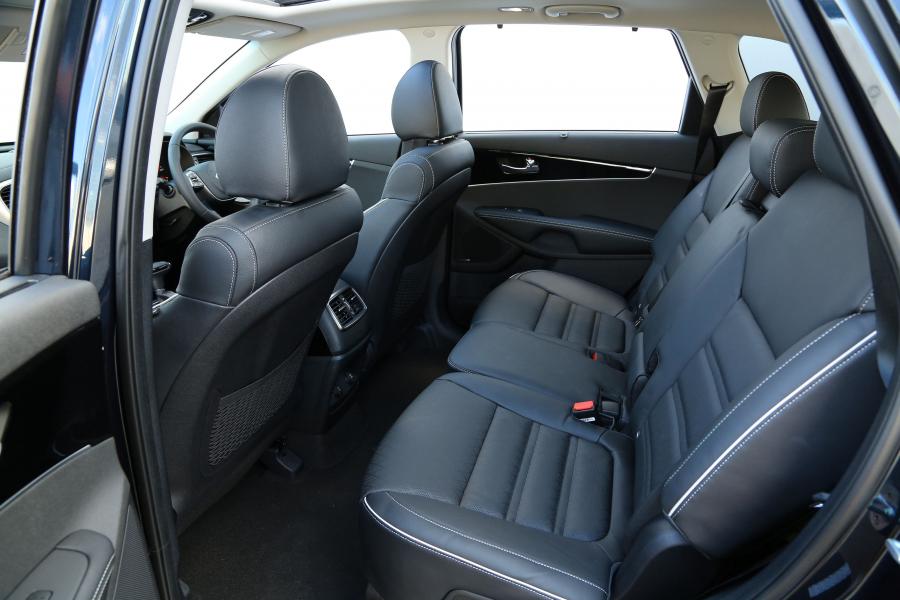 Интерьер Kia Sorento GT Line (UM) 2018 года  (UK) (фото 26 из 26)